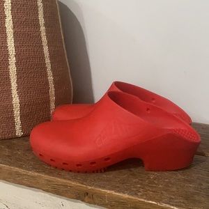 Red Calzuro Classic Without Holes Women’s 5.5-6.5